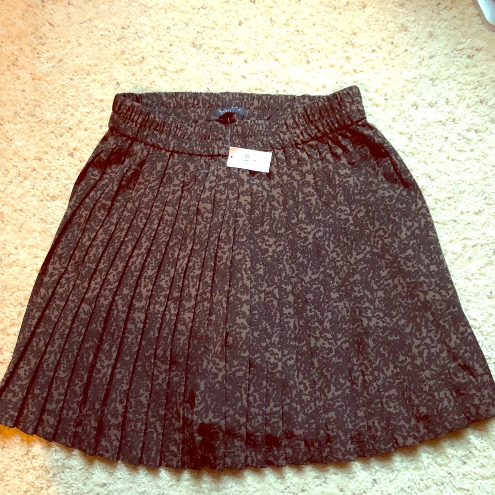 Accordion skirt